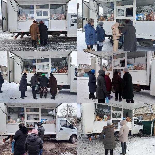 В ДНР прошла выездная торговля с использованием автомагазинов