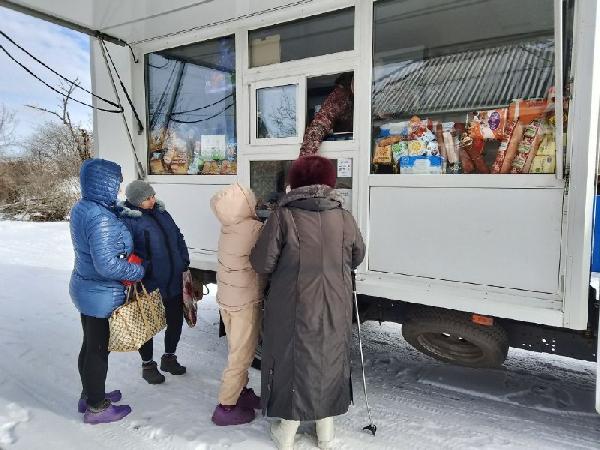 В ДНР прошла выездная торговля с использованием автомагазинов